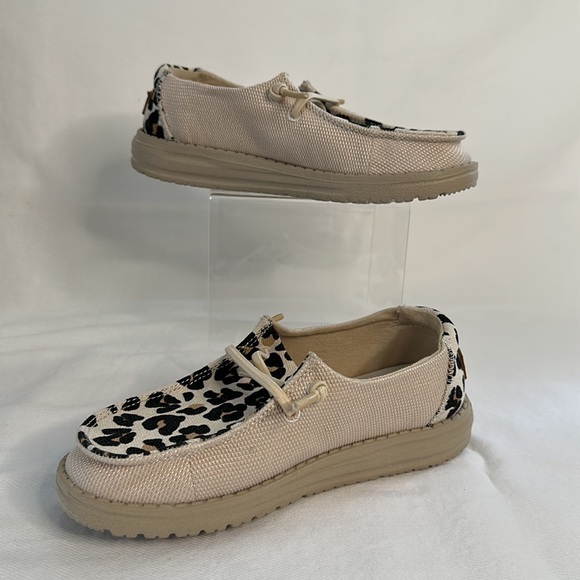 HeyDude Hey Dude Wendy Leopard Funk Leo Youth Y1 Y2 Kids Boat Shoes - Picture 2 of 7